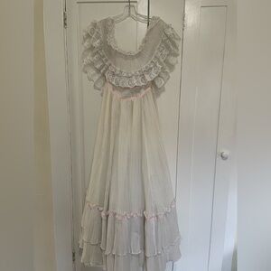 Gunne Sax White Lace Dress with Pink Details size 9